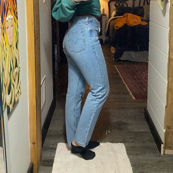 NWT LEVI BLUE JEANS - Picture 2 of 6